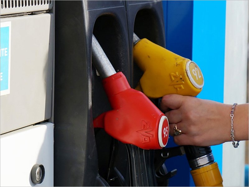 Среднероссийская цена на бензин за неделю не изменилась, в Брянске даже снизилась — Росстат