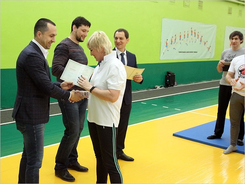 Сертификаты о повышении квалификации по направлению «Элементы самбо» получили уже более ста брянских учителей
