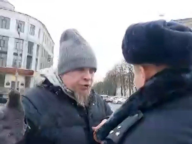 Брянская полиция задержала пикетчика, который протестовал против «задержания Коломейцева фашистами»