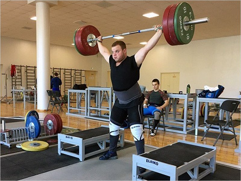 Брянские тяжелоатлеты остановились  в шаге от пьедестала на Кубке России