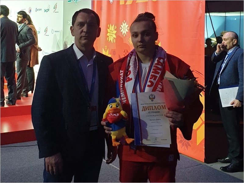 Брянская спортсменка завоевала серебряную медаль на чемпионате России по самбо
