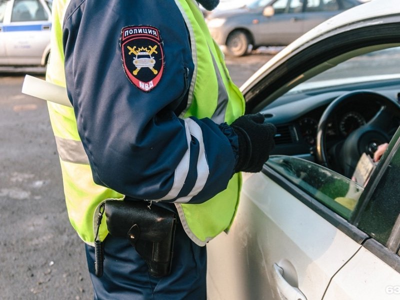 В Клинцах водитель, напавший на инспектора ГИБДД, получил 3,5 года условно