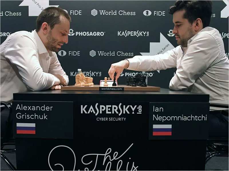 Ян Непомнящий сыграл вничью во втором туре турнира претендентов FIDE