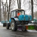В Брянске коммунальщики малыми силами ликвидируют «капризы зимы»