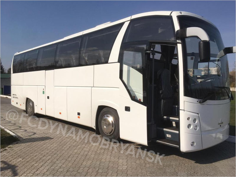 В Брянск приехал новый клубный автобус для футбольного «Динамо»