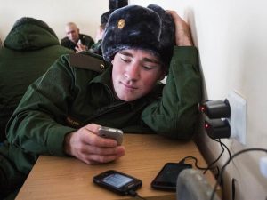 Российским военным запретили рассказывать о себе в Интернете