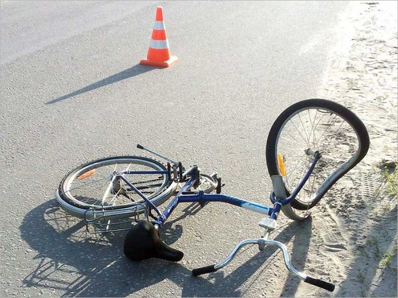 В Клетне под колёса иномарки попала 10-летняя девочка-велосипедистка