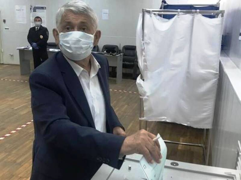 Брянский экс-губернатор Юрий Лодкин проголосовал за поправки к Конституции, против которой он голосовал 27 лет назад