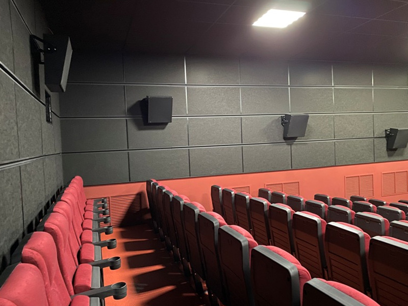 В Новозыбкове открывается обновлённый кинотеатр «Октябрь»