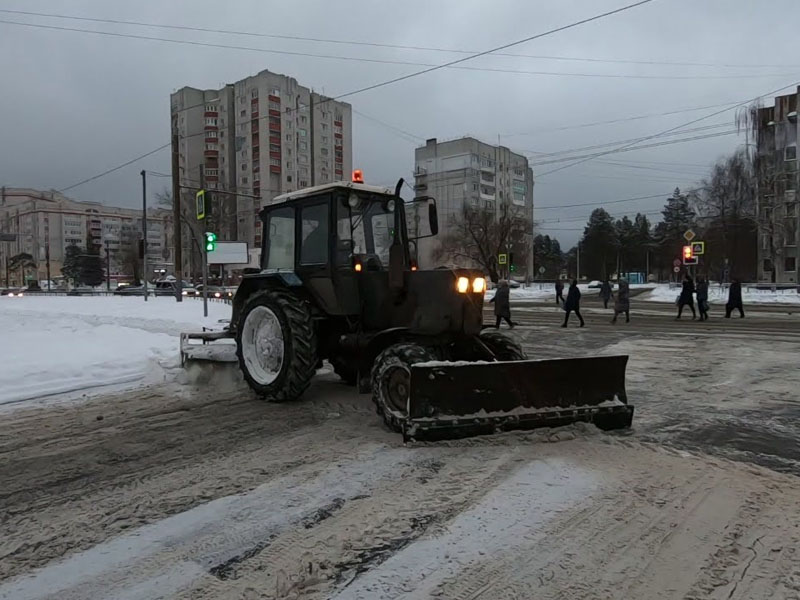 В Брянске коммунальщики готовятся к трёхдневным снегопадам