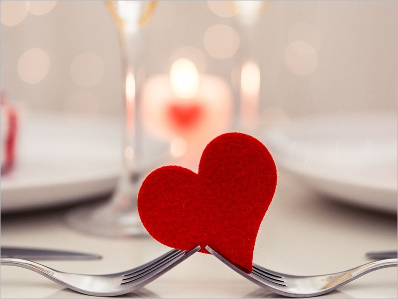 Романтический ужин ко Дню святого Валентина: правила еды