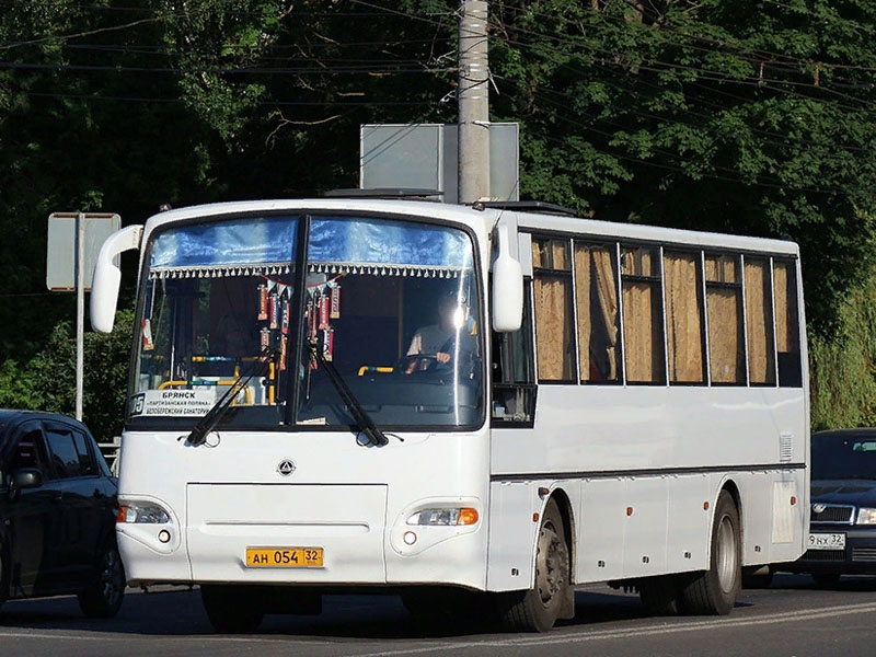 В Брянске в праздничные дни изменится расписание нескольких пригородных автобусов
