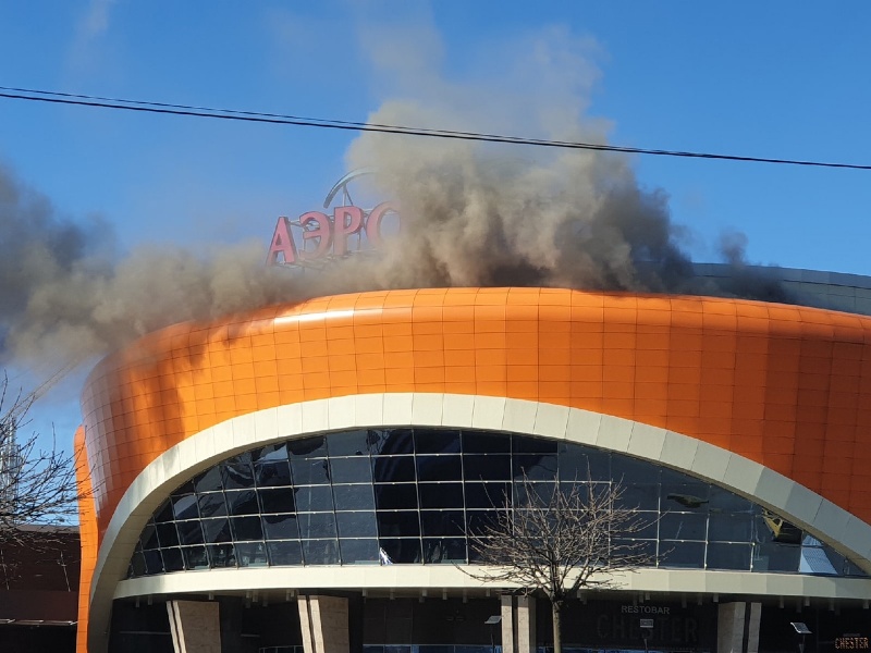 В крупнейшем брянском ТРЦ «АэроПарк» произошёл пожар. Эвакуировано 300 человек