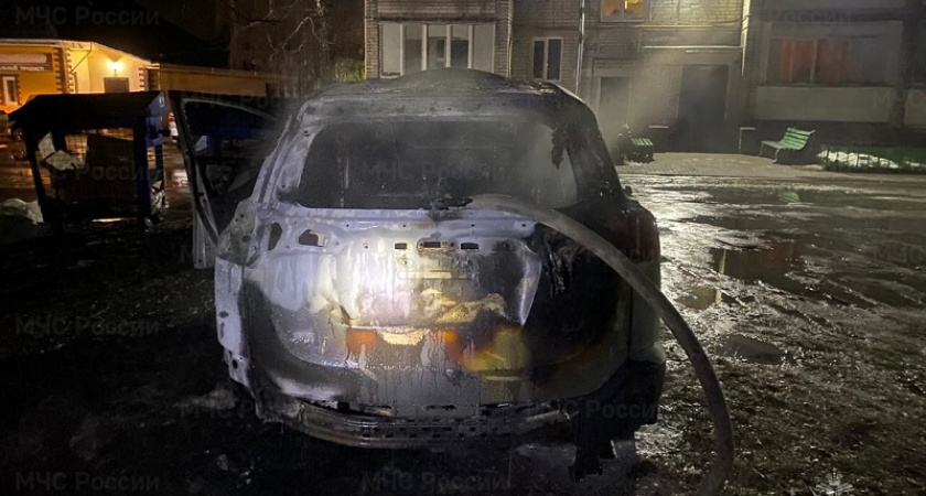 Пожар в Новозыбкове: сгорел легковой автомобиль