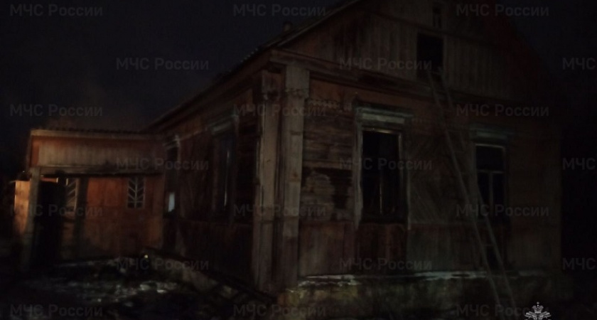 Пожар в Суземском районе: горел жилой дом, пожарными спасён хозяин дома