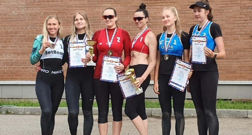 Брянские волейболистки выиграли второй подряд этап чемпионата ЦФО