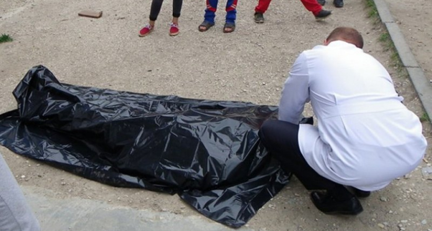 В брянском райцентре женщина умерла прямо на улице