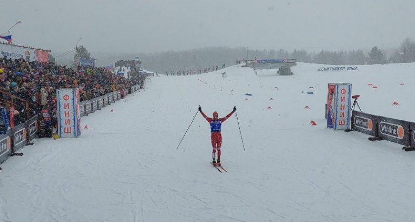 Александр Большунов выиграл марафон на чемпионате России, брянский лыжник Юрков получил свою минуту славы