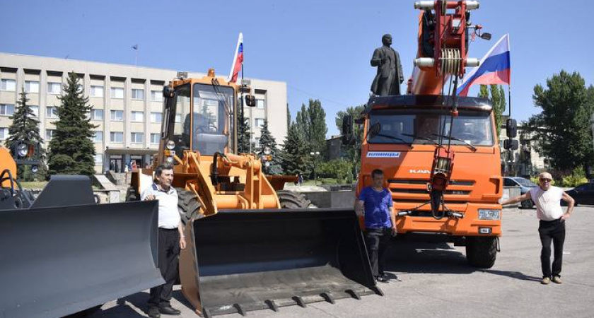 Луганскому городу Брянка передано более 30 единиц коммунальной техники из Брянска