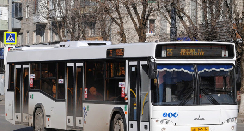 В Брянске на маршрутах №№25 и 37 по будням добавили автобусов и рейсов