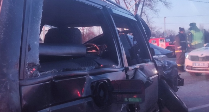 Авария на светофоре в Выгоничах: 18-летний водитель протаранил автобус