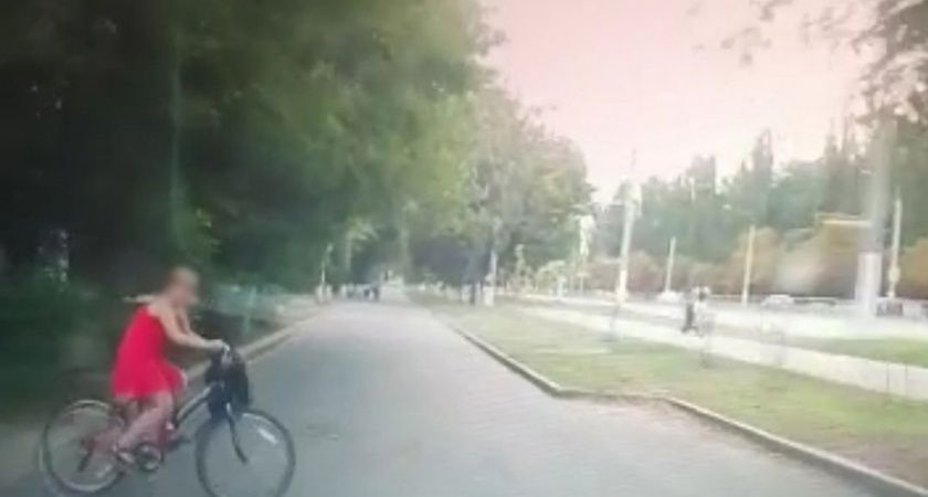 В Брянске женщина-водитель снесла школьницу-велосипедистку