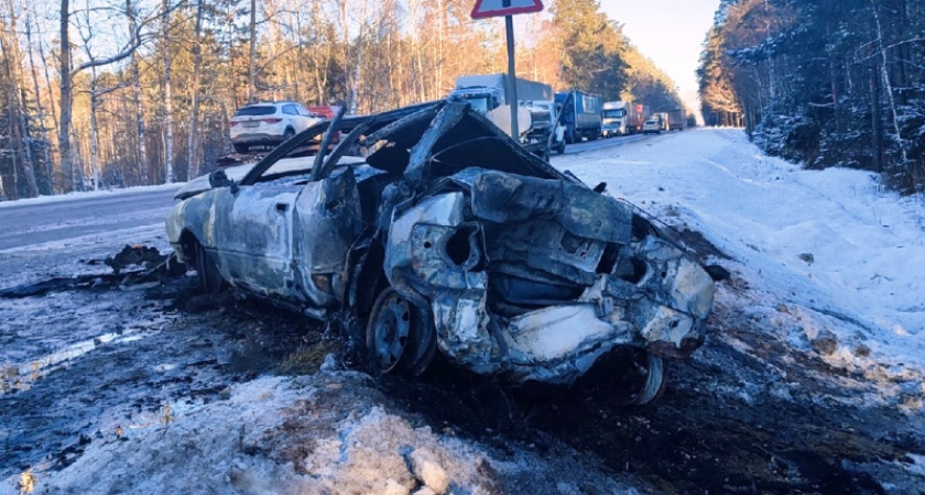 В сгоревшей машине на объездной дороге вокруг Брянска погибла женщина