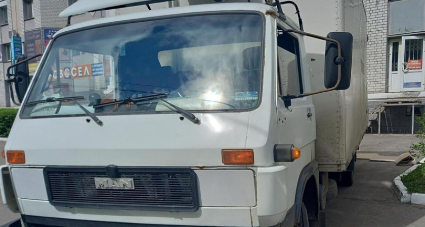 Под Выгоничами две женщины-водителя не поделили дорогу. Обе отделались ушибами