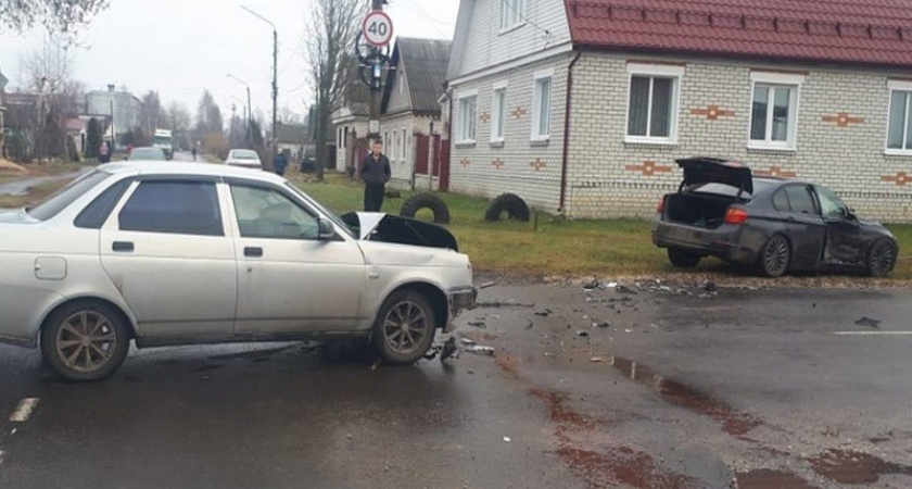 В Карачеве не разъехались две автолюбительницы. Пострадал 9-летний ребенок