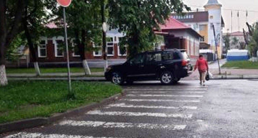 В Брянске на Калинина автолюбительница сбила ехавшего по тротуару 11-летнего велосипедиста