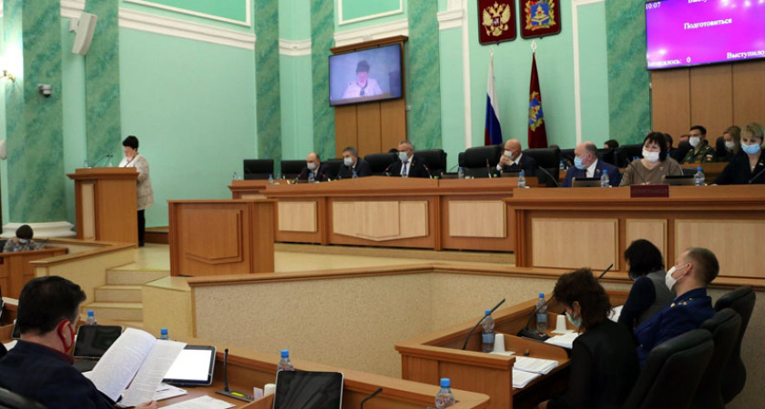 Брянские депутаты «приняли в бюджет» федеральные деньги и добавили средств на подорожавшие объекты