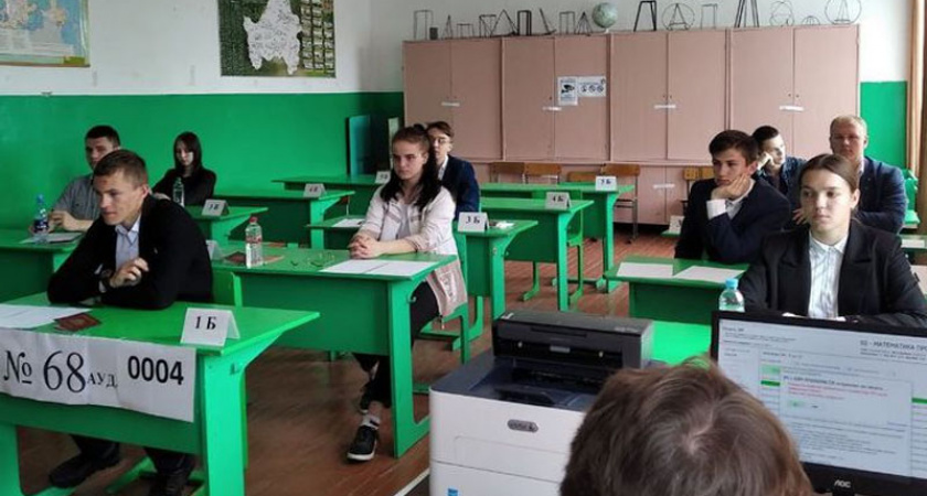 Брянские выпускники сдали профильную и базовую математику