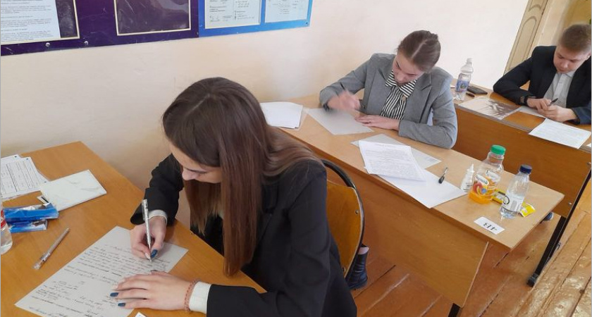 «Кому на Руси жить хорошо? — вопрос гражданина»: 5,1 тыс. итоговых брянских сочинений и 75 изложений