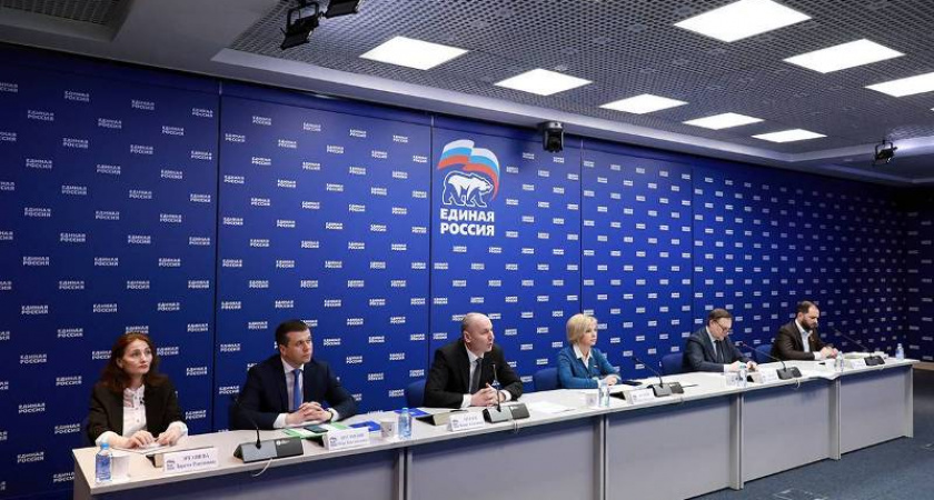 Льготы при поступлении и увеличение количества бюджетных мест в вузах: «ЕР» провела прямую линию с регионами по приёмной кампании-2022