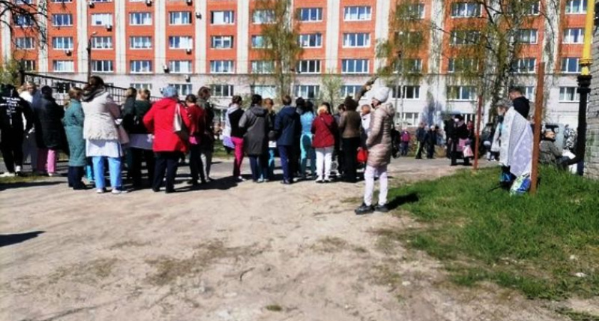 Эвакуация из Брянской горбольницы №1: вывели персонал, эвакуировали лежачих больных