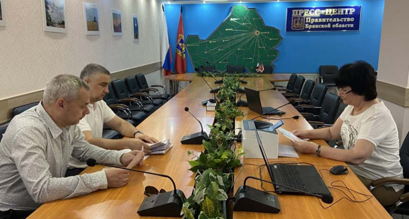 «Родина» и ЛДПР представили в избирком документы для регистрации партсписков на выборах в Брянскую думу