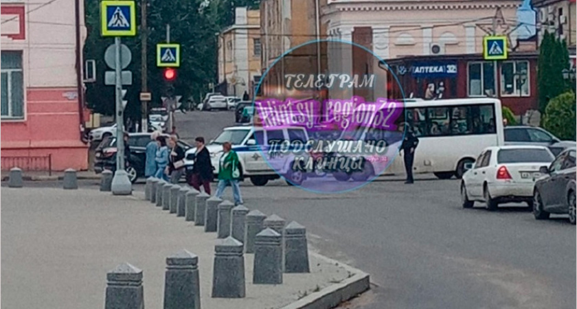 Телефонные террористы «заминировали» в Клинцах горадминистрацию и ТЦ «Московский»