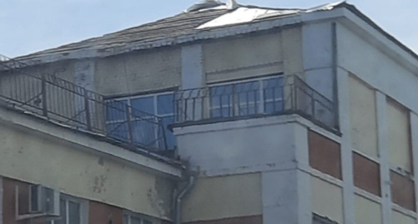 Ураган в Клинцах: повреждено главное административное здание города
