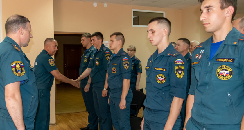 Брянские спасатели устроят посвящение шестерым офицерам-новичкам