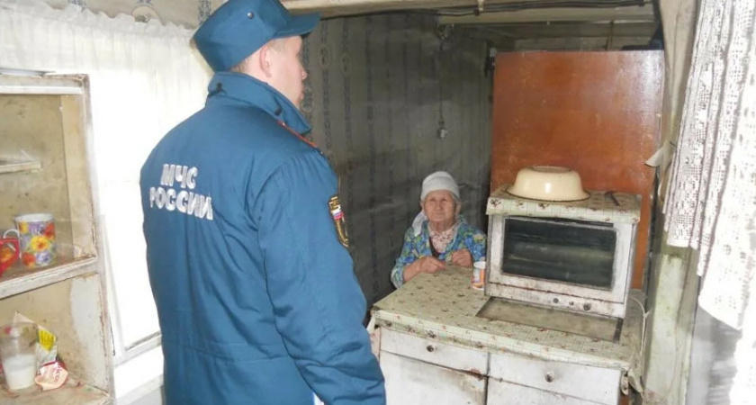В брянском управлении МЧС предупредили о лже-пожарных, «впаривающих» пенсионерам огнетушители