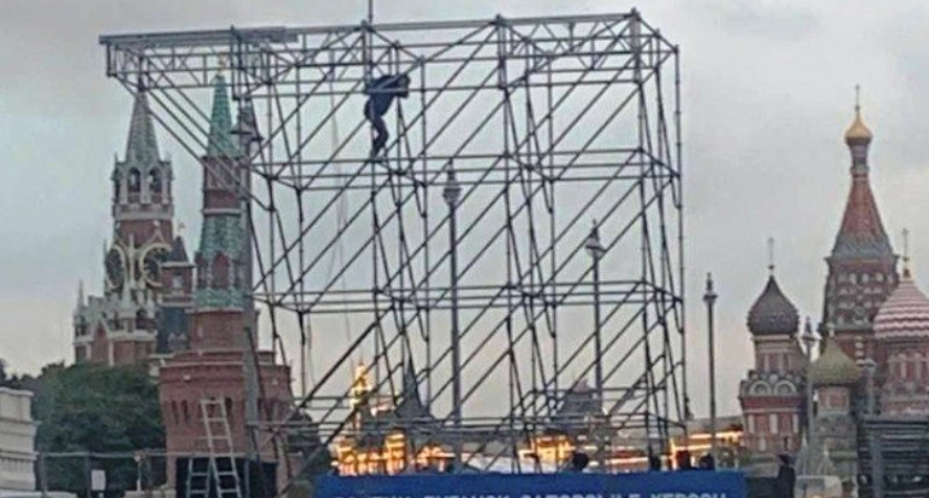 30 сентября Владимир Путин примет в Россию четыре новых региона. И встретится с главами «старых» регионов