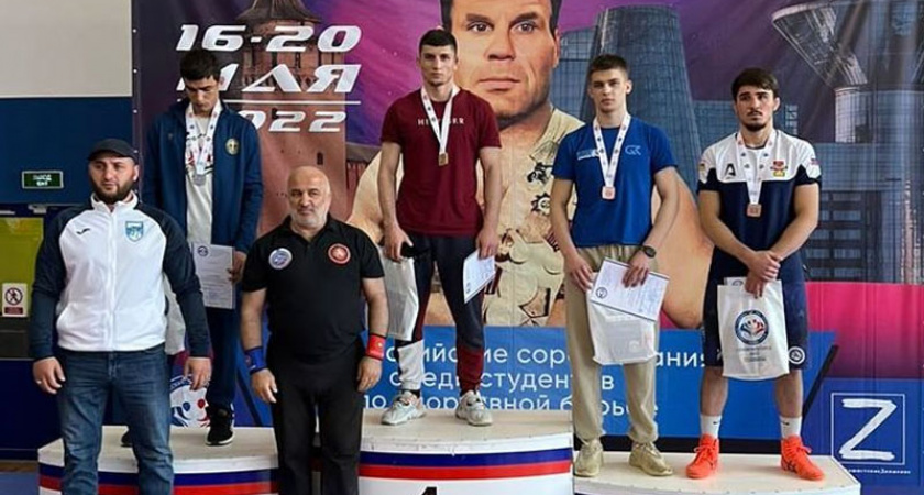 Брянский Магомаев стал первым на всероссийских соревнованиях среди студентов