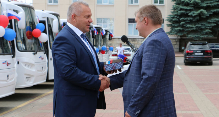 На пригородные и межмуниципальные брянские маршруты отправили 66 новых автобусов