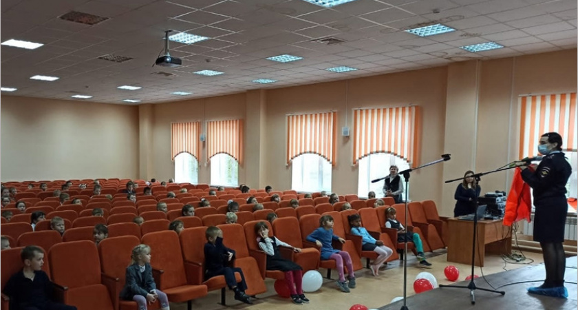 В Новозыбкове судом на месяц закрыта только что построенная «пристройка века» к школе №3