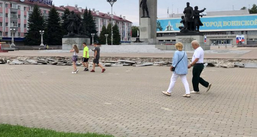 День города Брянск встретит с разобранной площадью Партизан