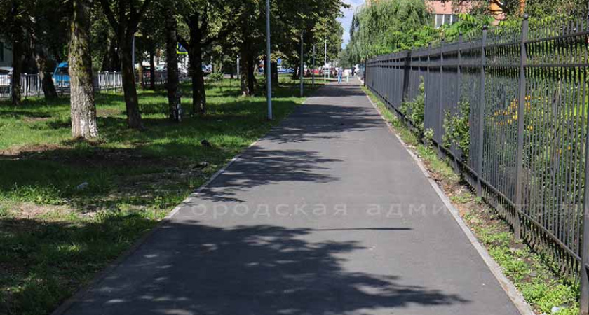В Брянске за 8,3 млн. рублей отремонтировали подъезд к ДК Медведева