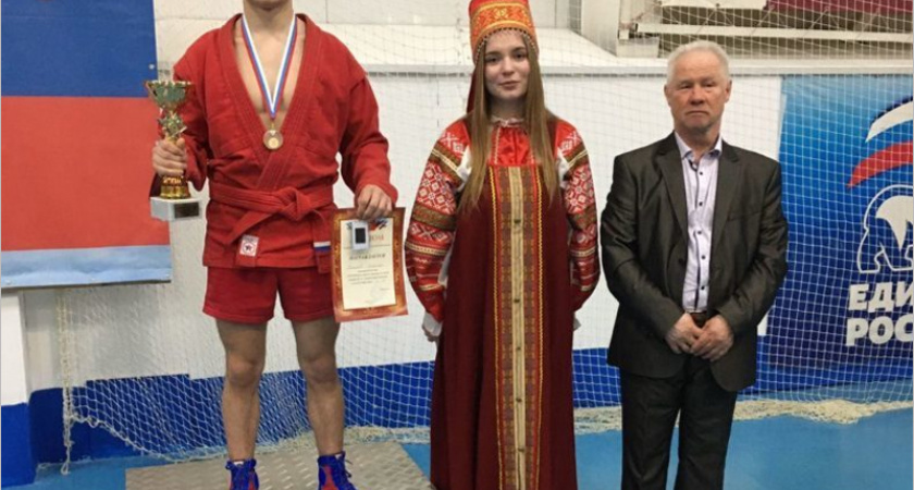 Брянские самбисты привезли две бронзы с гагаринского турнира