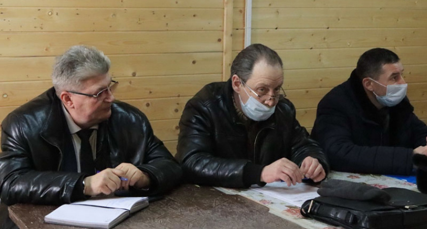 Новую школу №72 в четвертом микрорайоне Брянска подвели под крышу