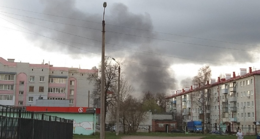 Жителей Фокинского района Брянска напугали новый взрыв и столб чёрного дыма