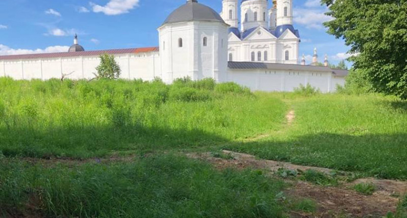 У Свенского монастыря под Брянском убрали все «последствия» незаконного строительства